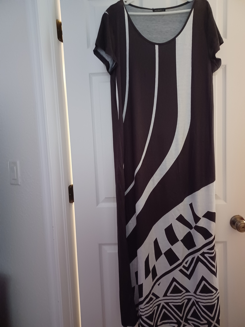 NWT Black & White Maxi Dress— Scoop Neck Summer Boho Style SIze XL - Picture 2 of 9